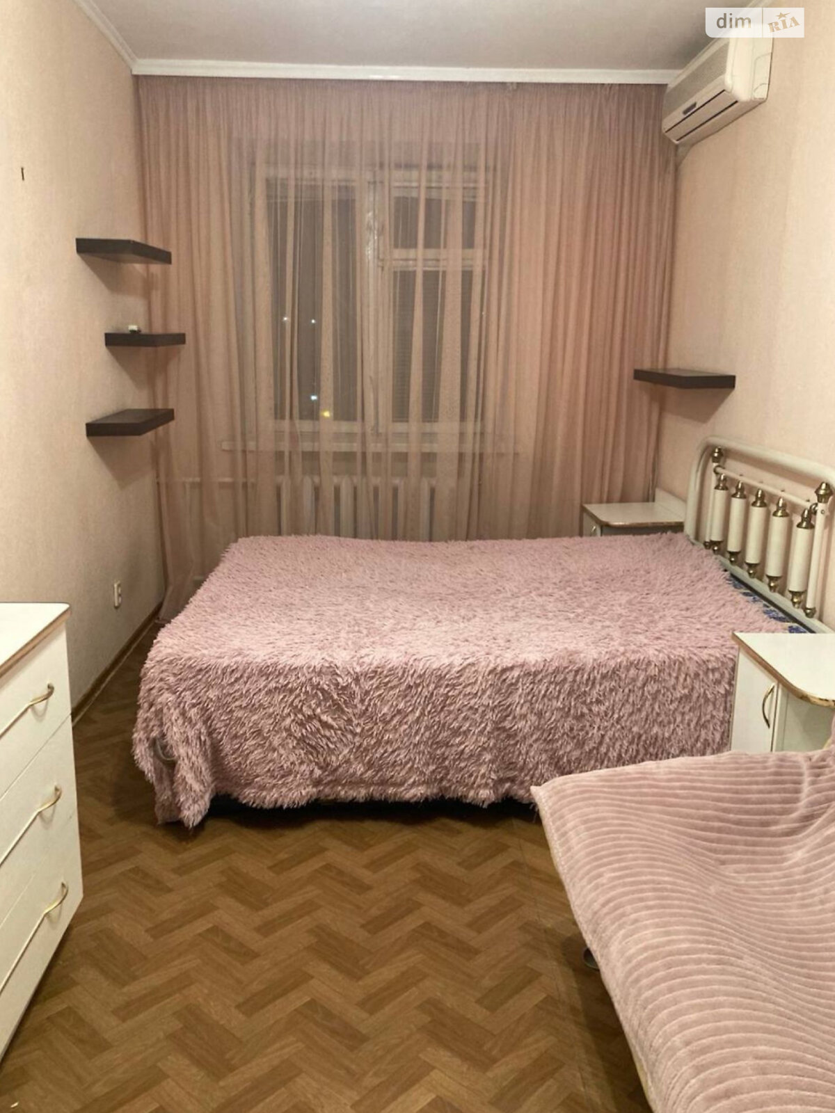 2-Room Apartment in Southwest District with Good Repair and Amenities