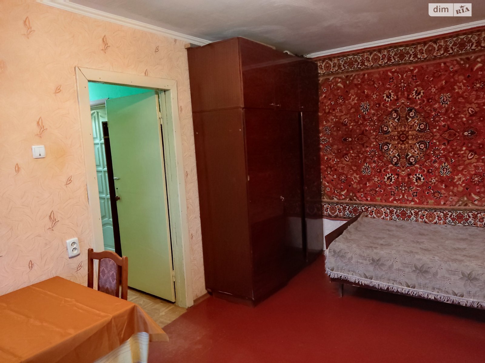 2-кімнатна квартира в тихому житловому районі з зручним розташуванням