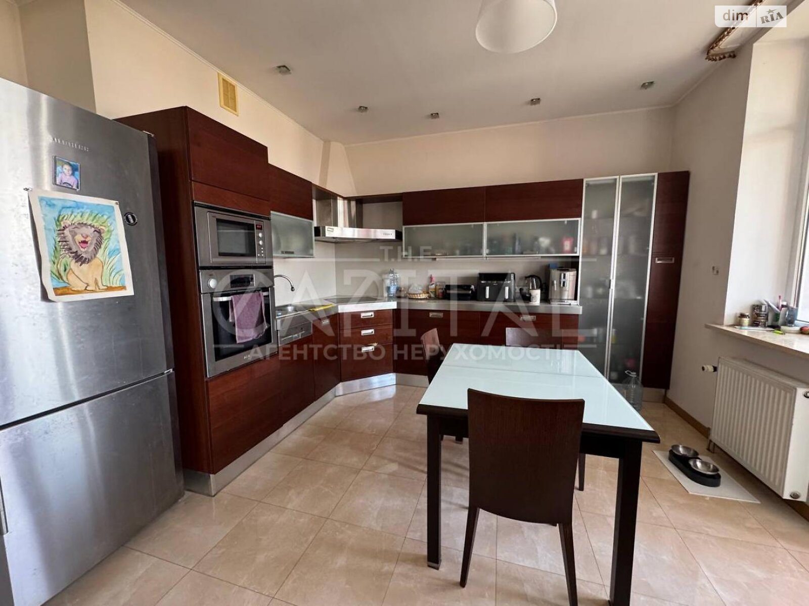 3-Bedroom Apartment in Kiev City Center with Panoramic View