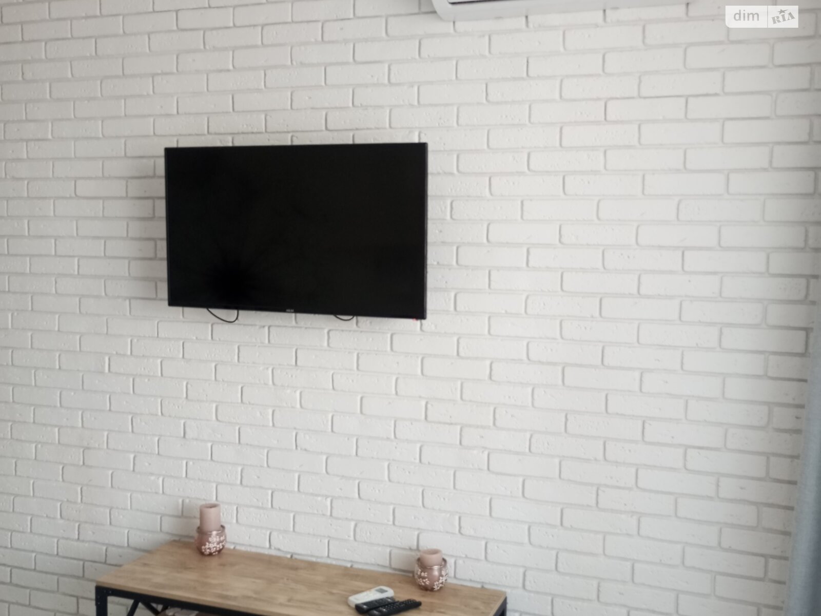 Compact Apartment with Modern Design and Convenient Layout