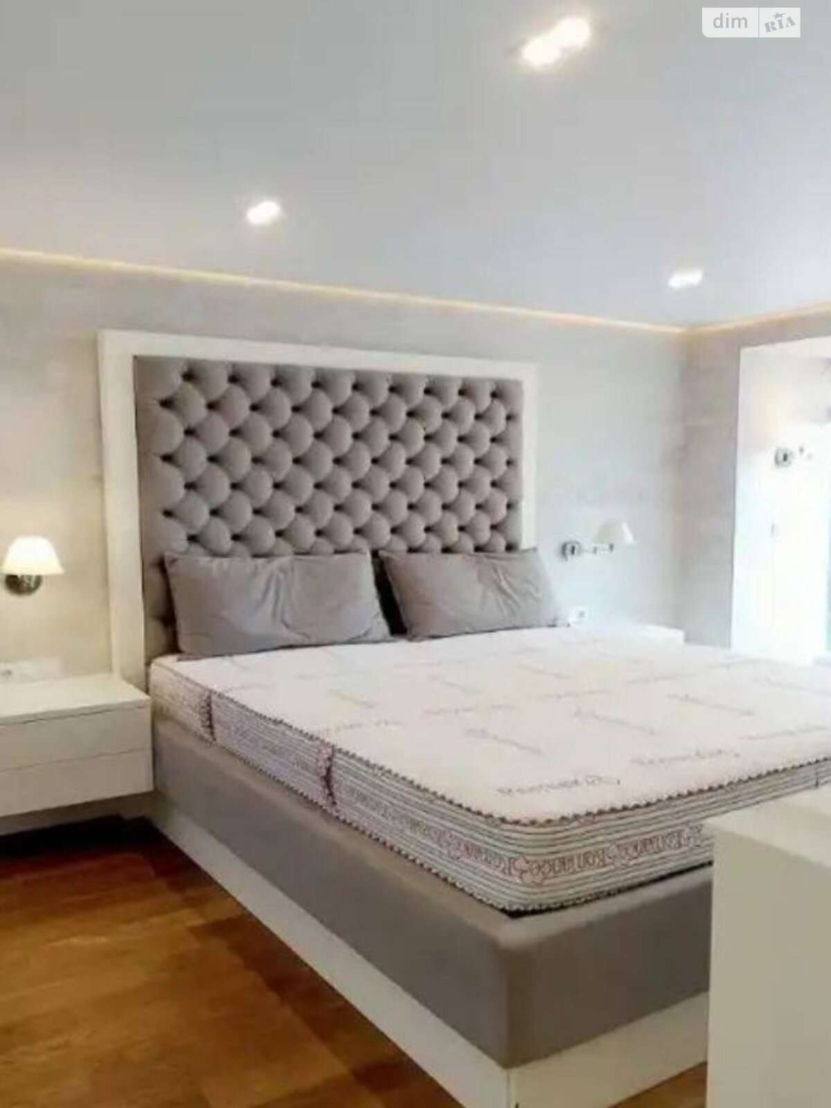 2-Room Apartment in Salut Complex, Premium Location