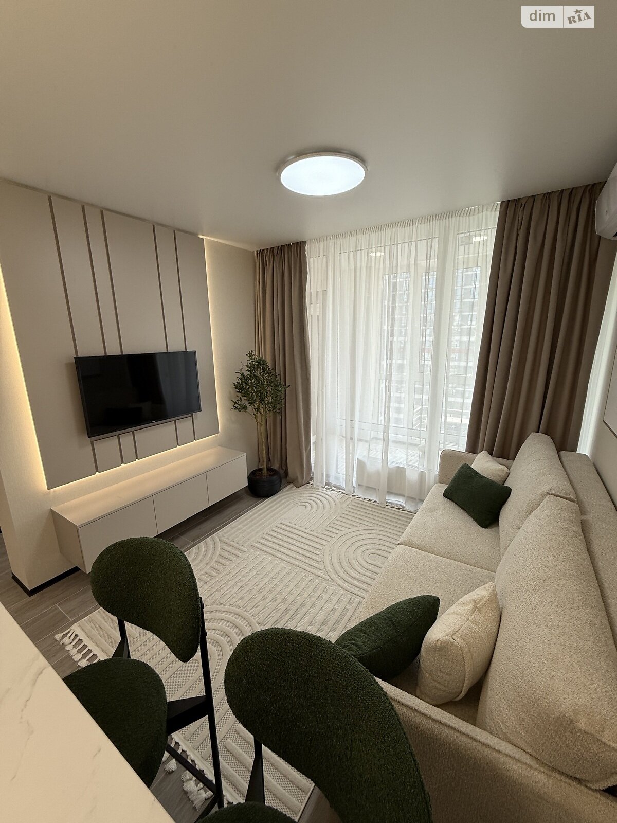 1-Bedroom Apartment in Varshavskyy Plus Complex with Modern Design