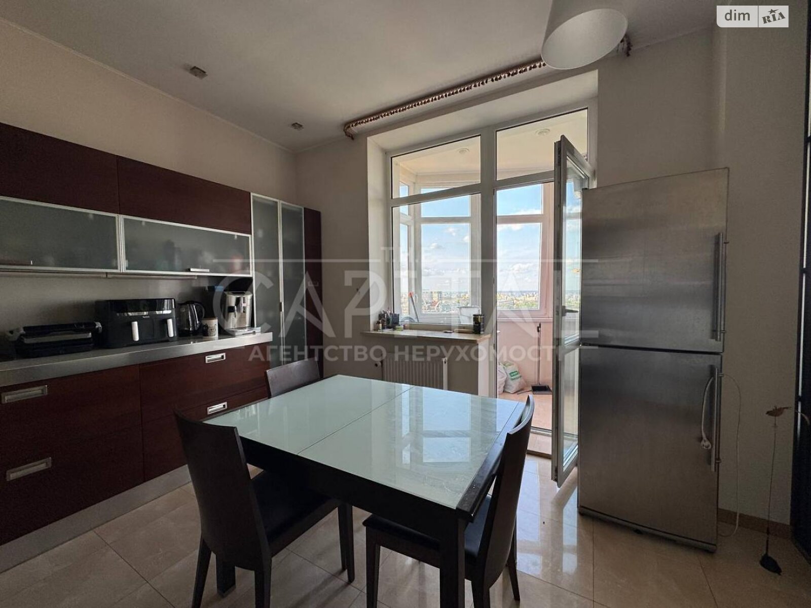 3-Bedroom Apartment in Kiev City Center with Panoramic View