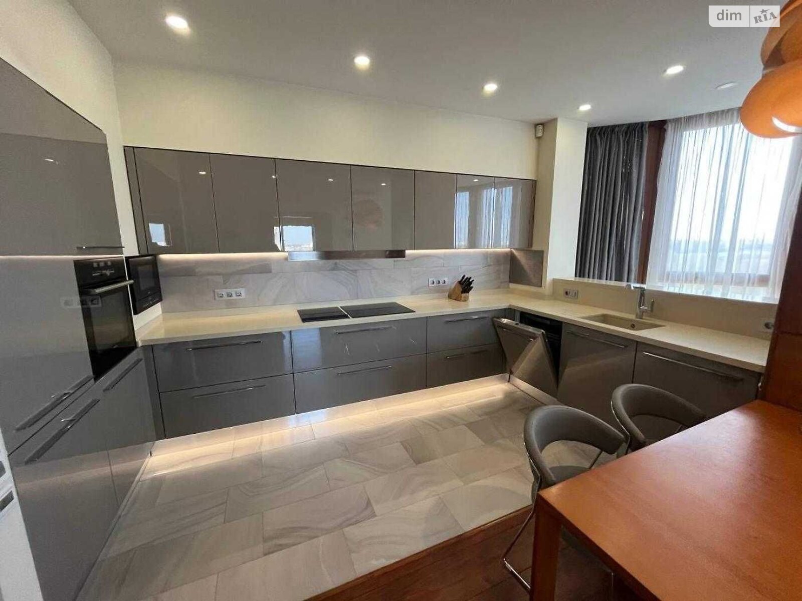 2-Room Apartment near Natalka Park with Dnipro River View
