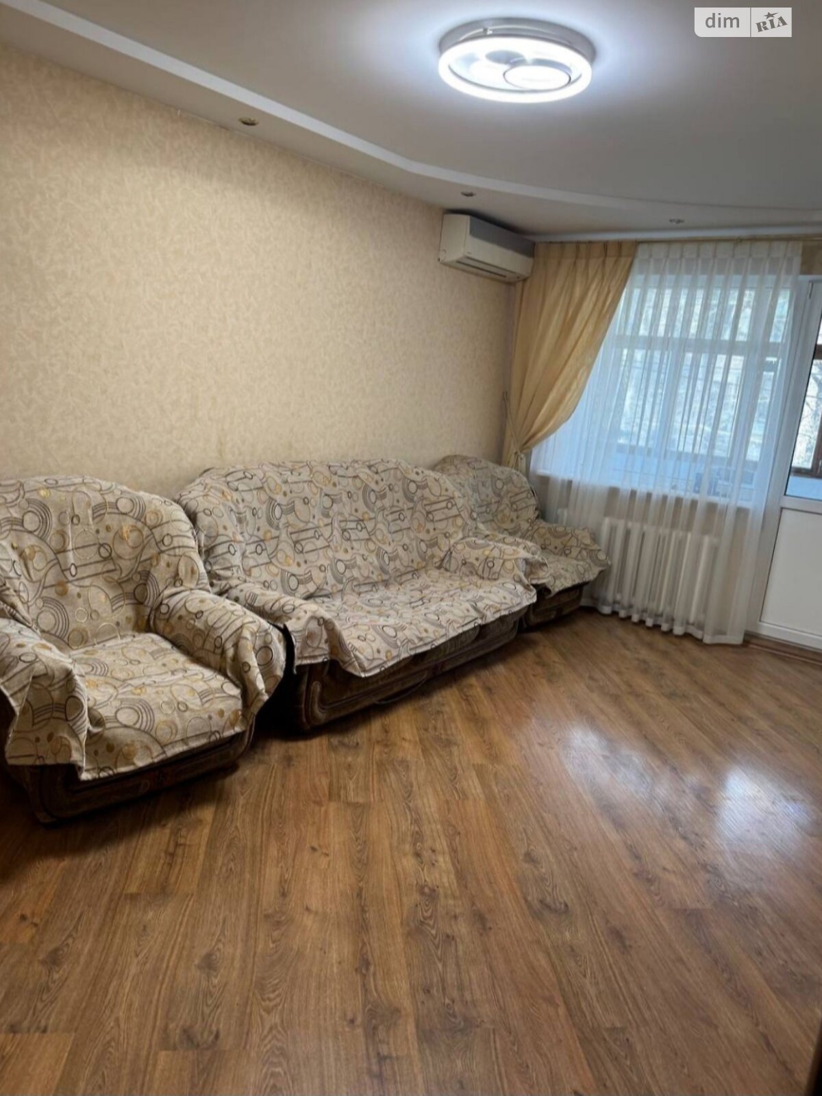 Comfortable Two-Bedroom Apartment with Separate Rooms and Balcony