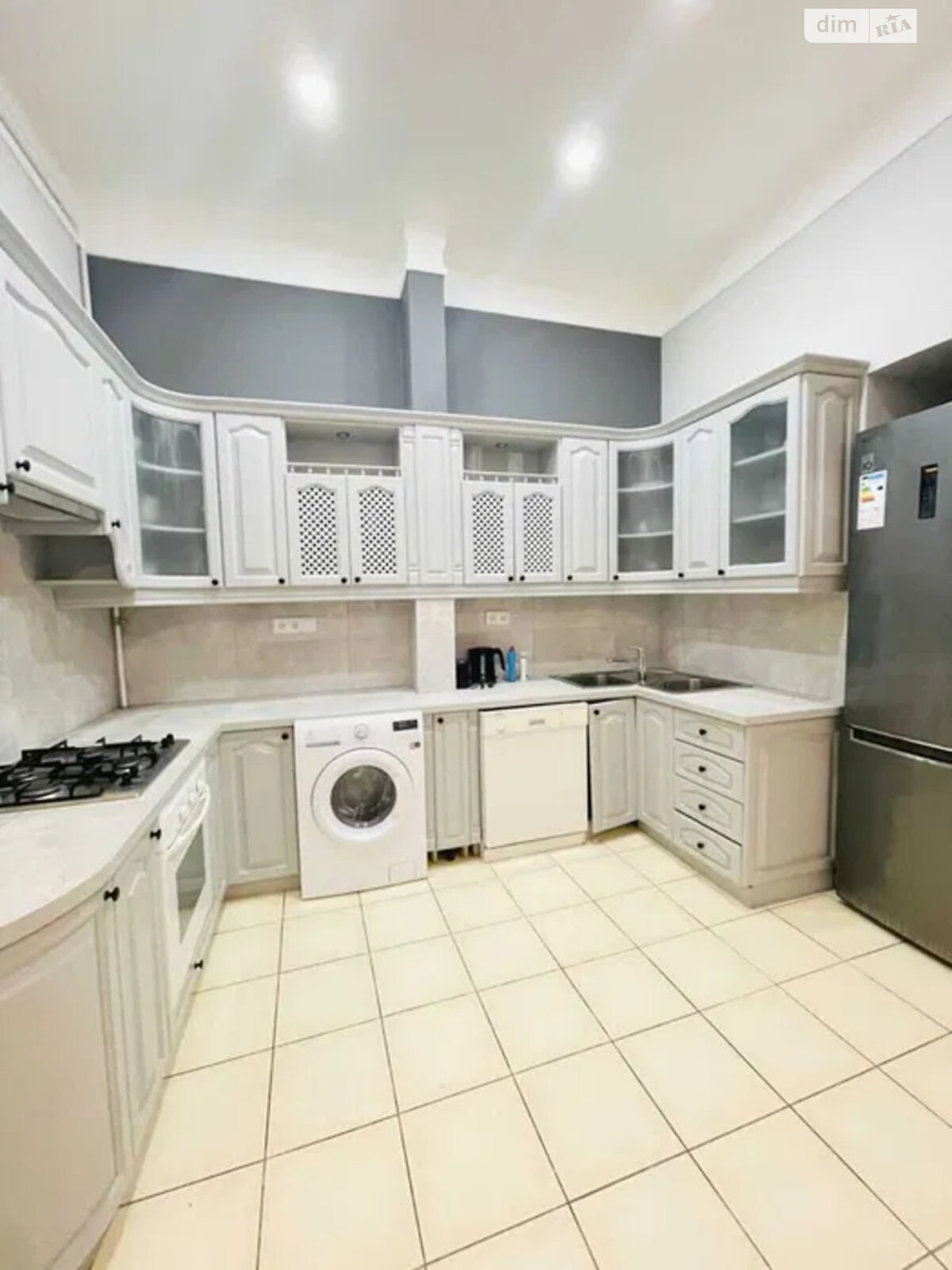 2-Room Apartment on Beresteysky Avenue, Fully Furnished
