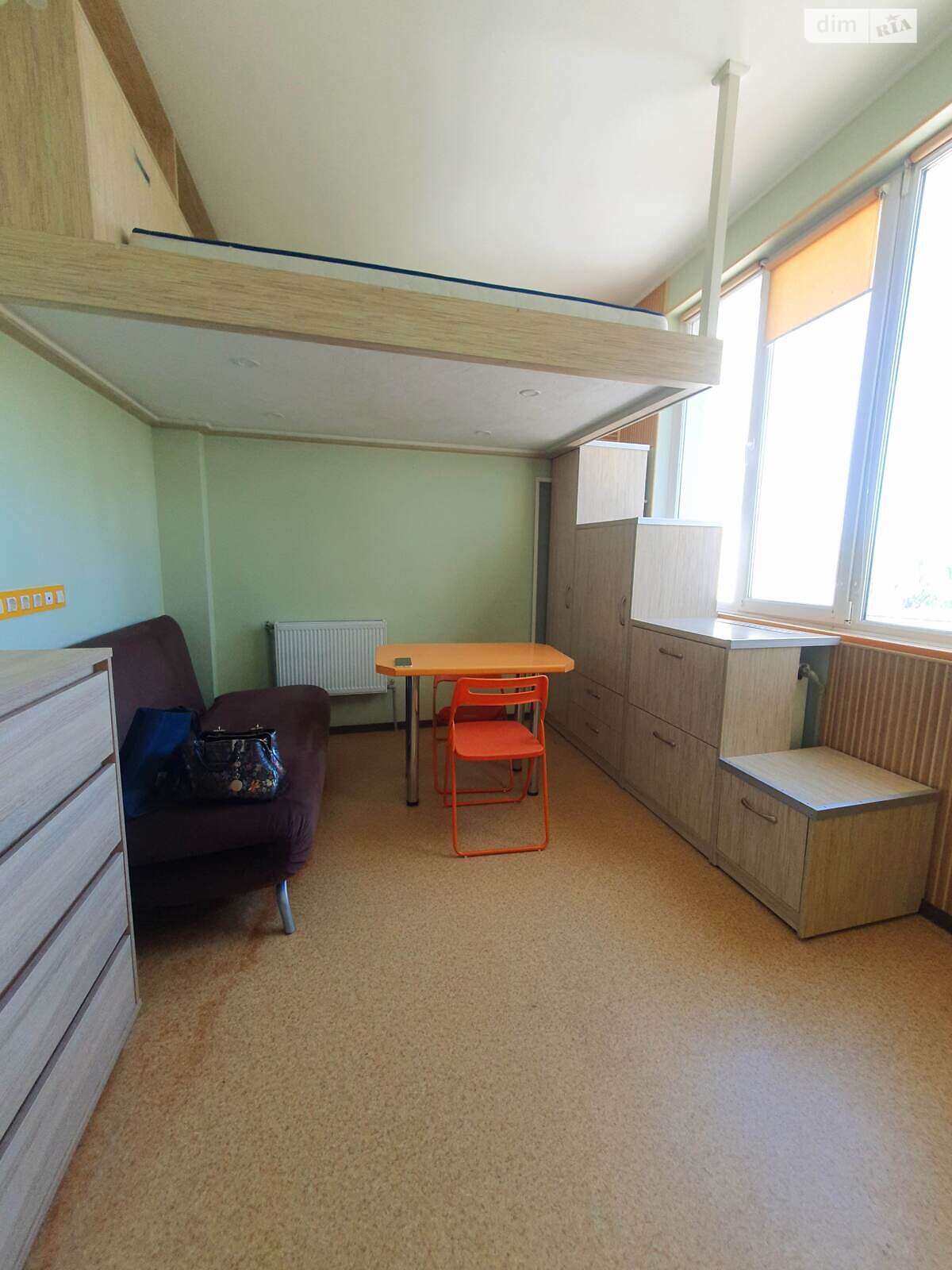 Two-level studio apartment 18 sq.m near three metro stations