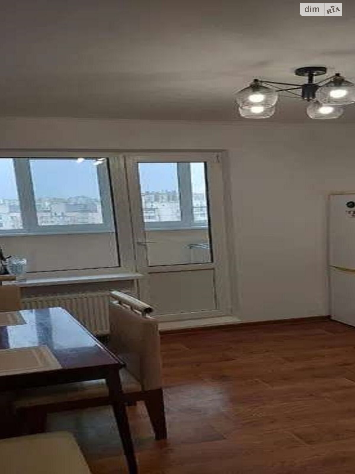 1-bedroom apartment near Kharkivska metro, with lake and park nearby
