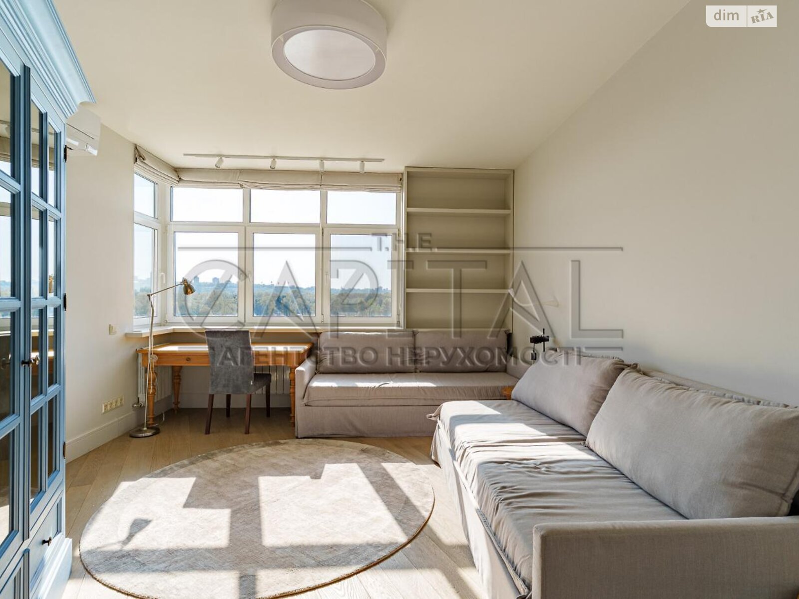 View apartment in Rusanovskaya Harbor residential complex with a view of the Dnieper