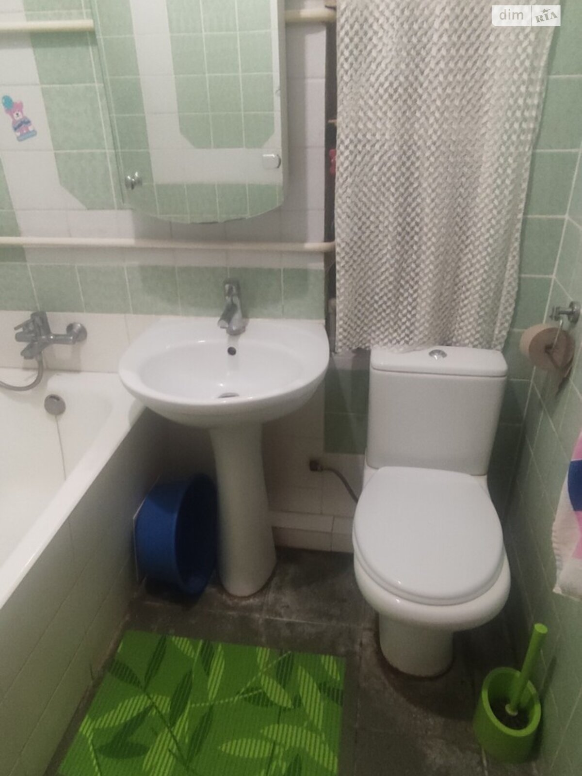2-Room Apartment near Sevastopolska Square, Quiet Green Area
