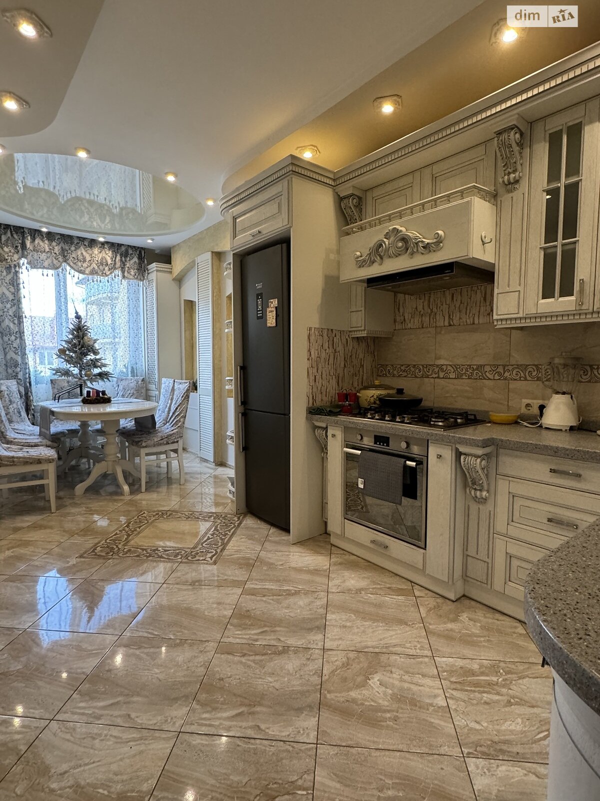 Spacious 3-room apartment in Sakura residential complex with closed yard