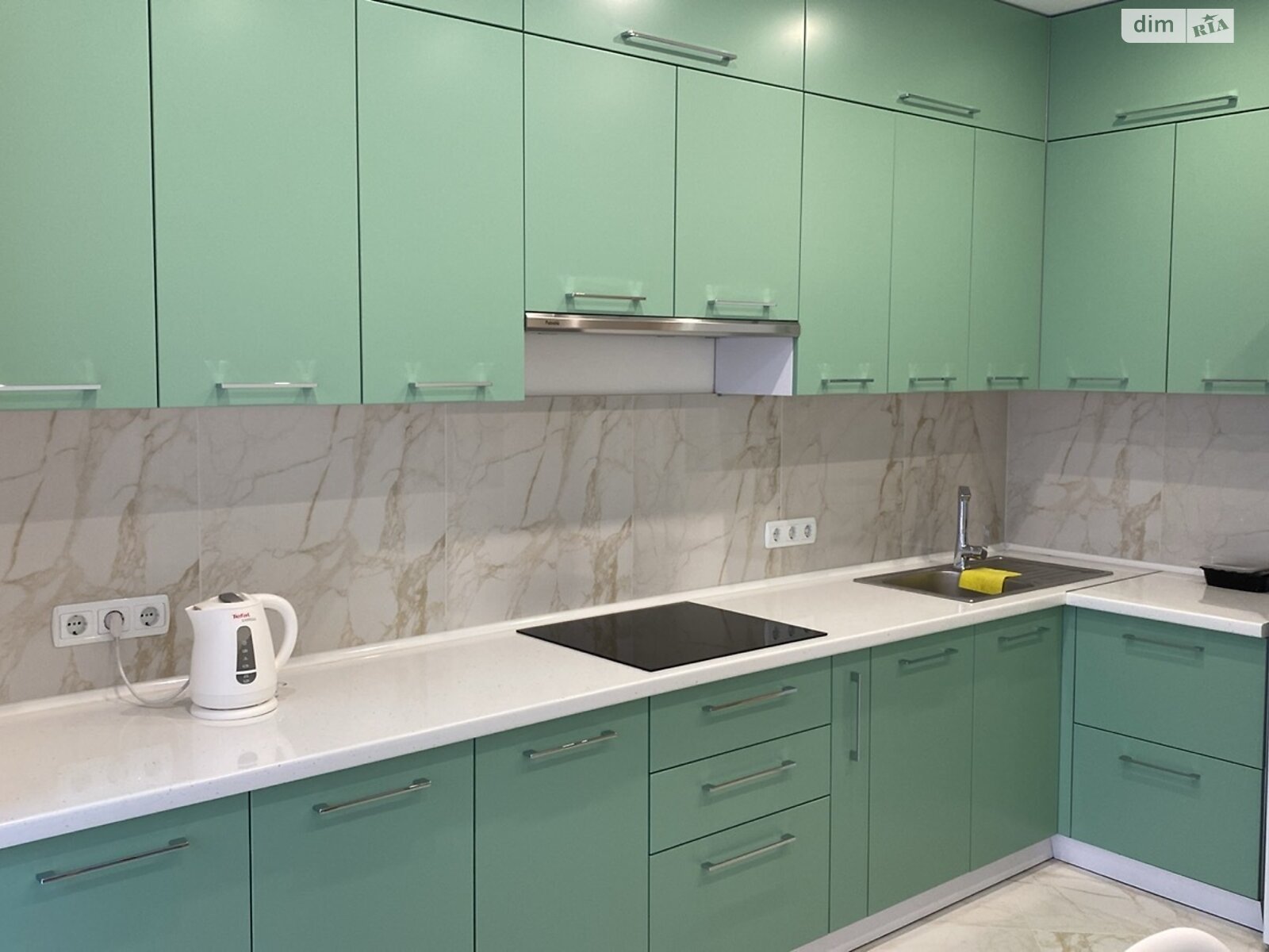 1-bedroom apartment in new building with modern euro renovation