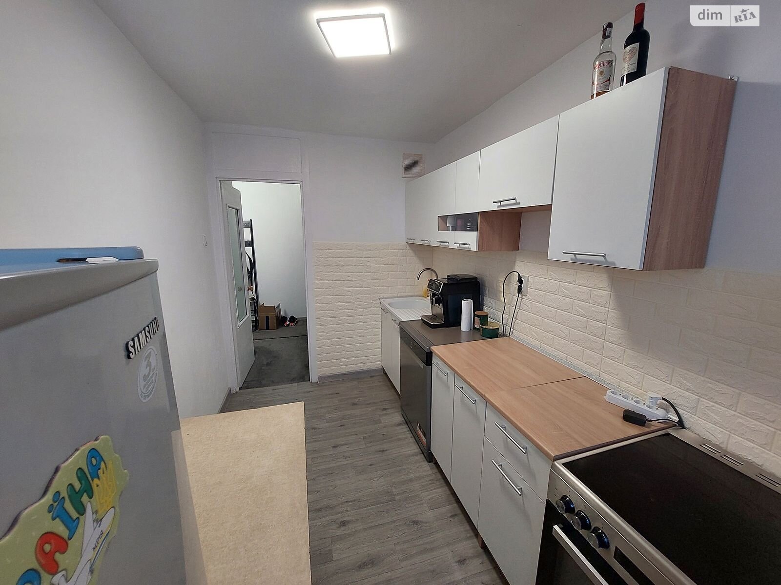 Spacious 1-bedroom apartment near Striyska Street, close to auto station