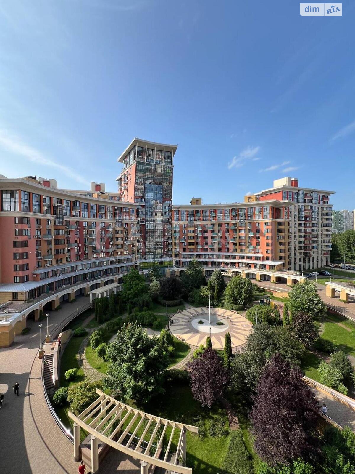 Spacious 160m2 Apartment in Sunny Gates Complex, Goloseyevsky District