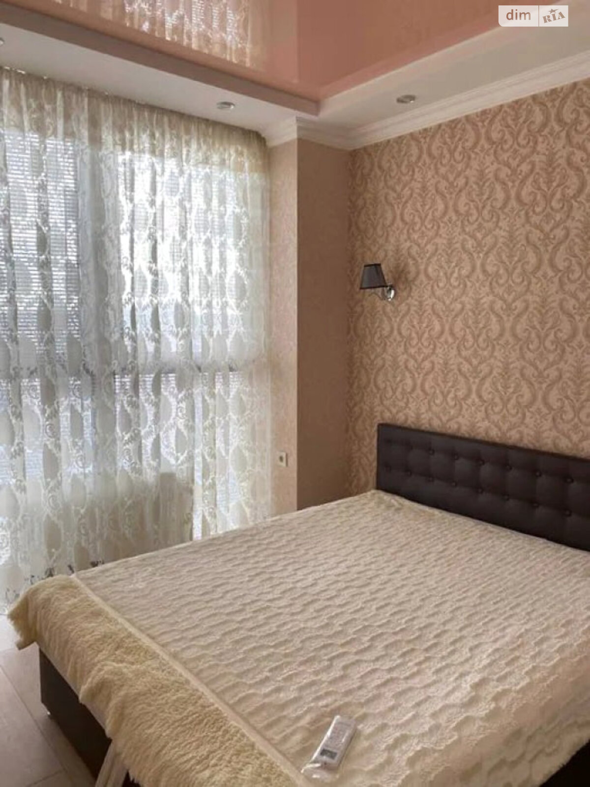 1-Room Apartment with Modern Amenities and Designer Interior