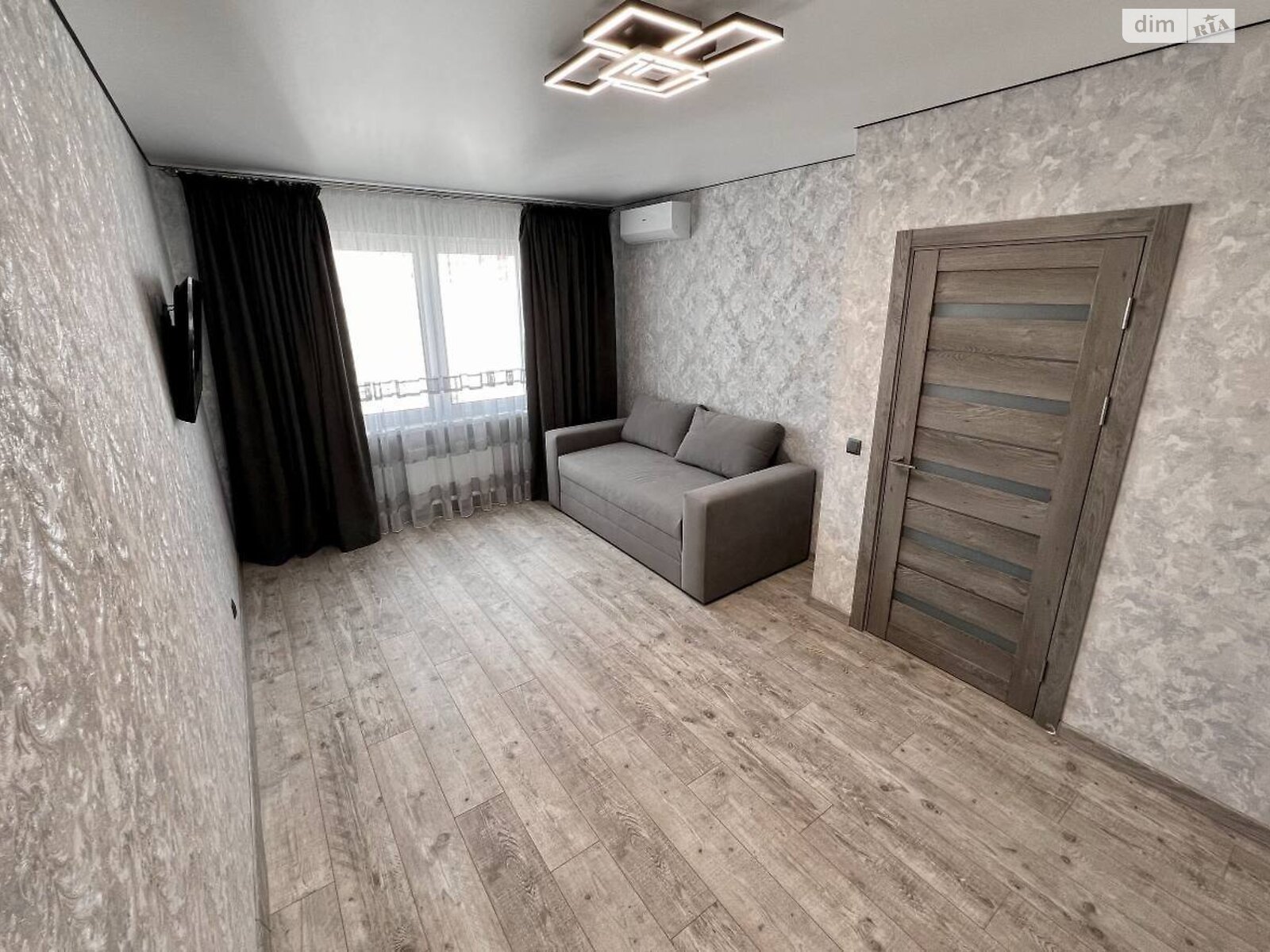 Modern 1-bedroom apartment in new building, fully furnished