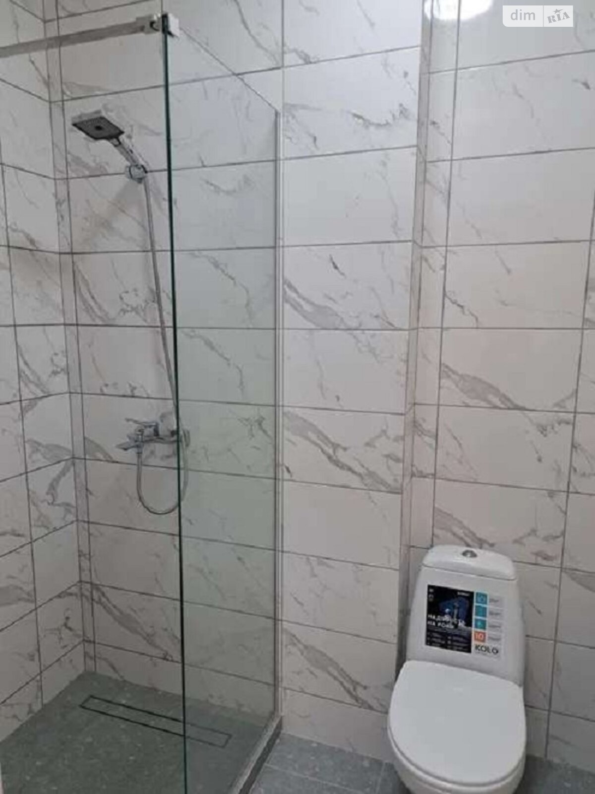 Spacious Apartment in New Club House on Williams Street