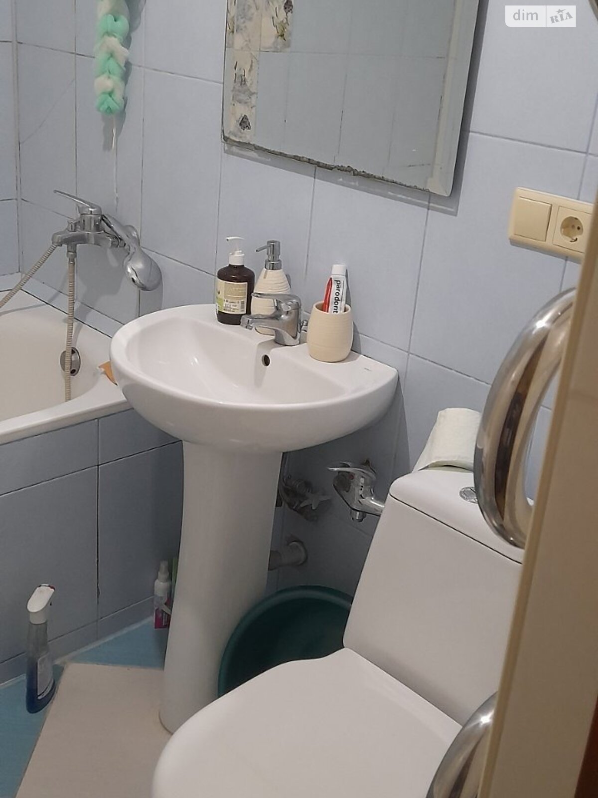 1-Room Apartment near Ocean Plaza Mall, Lybidska Metro
