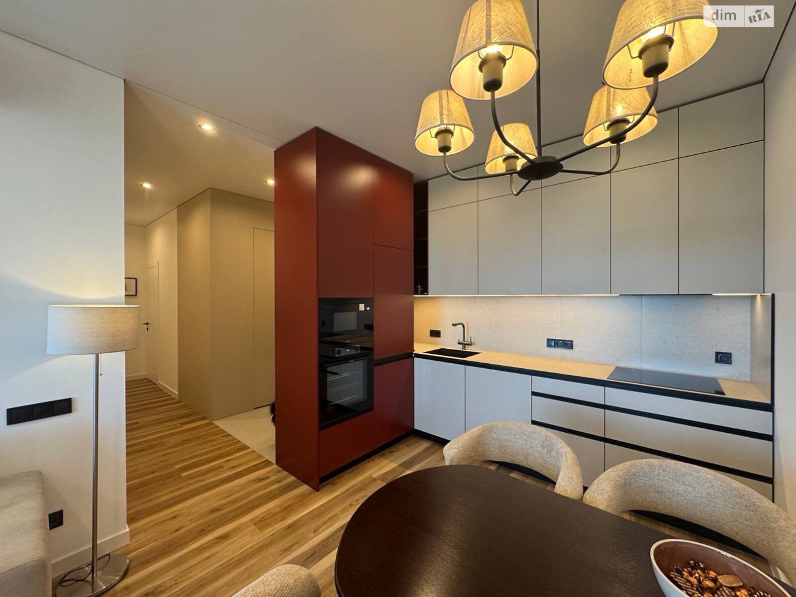 3-Room Business Class Apartment in Geneva Complex