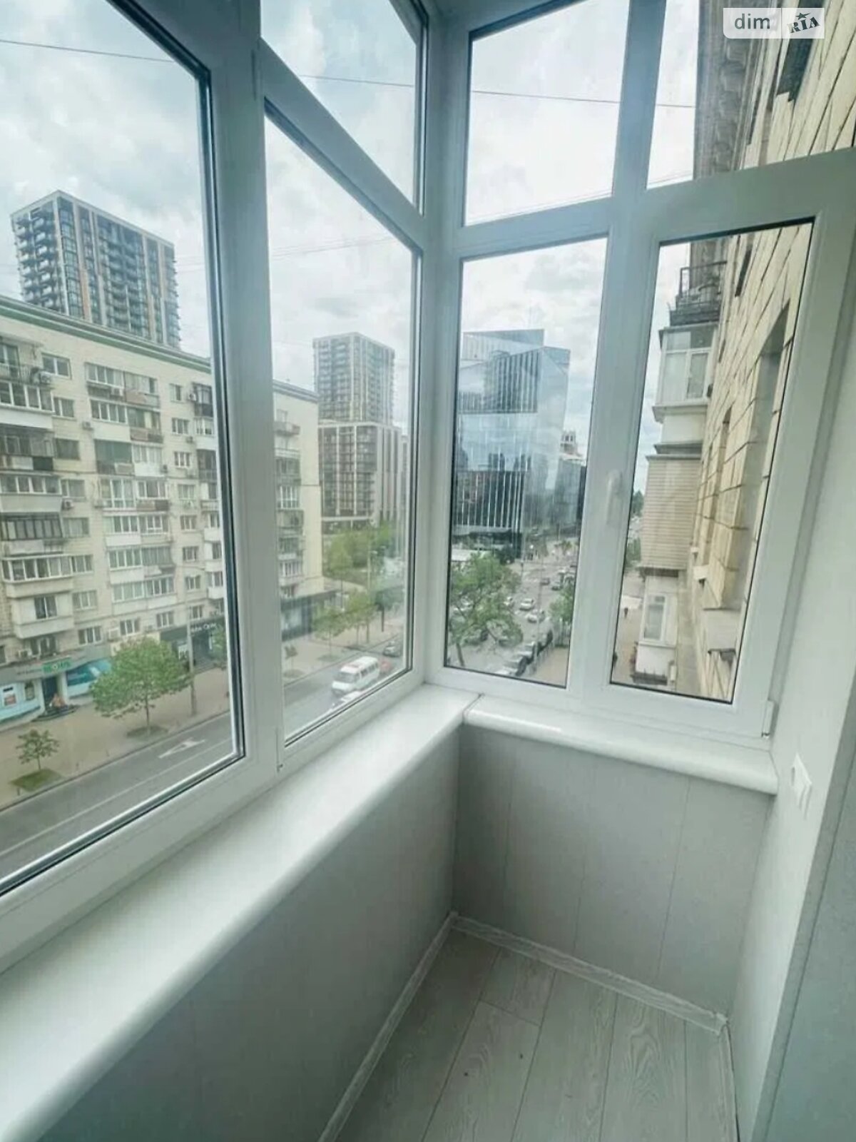 Comfortable family apartment in Kiev city center near Ocean Plaza