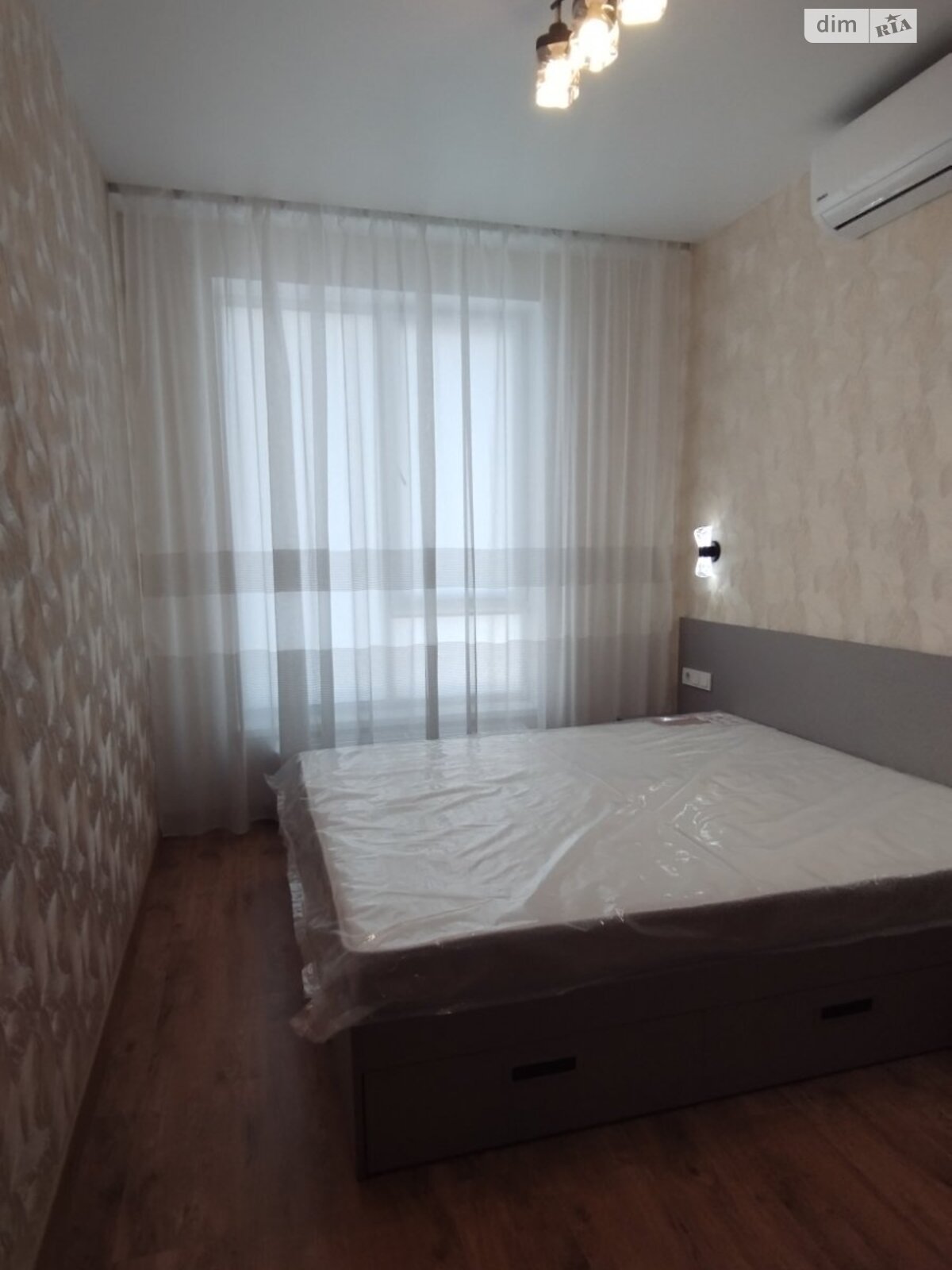 New apartment with full furnishings and appliances in a good location