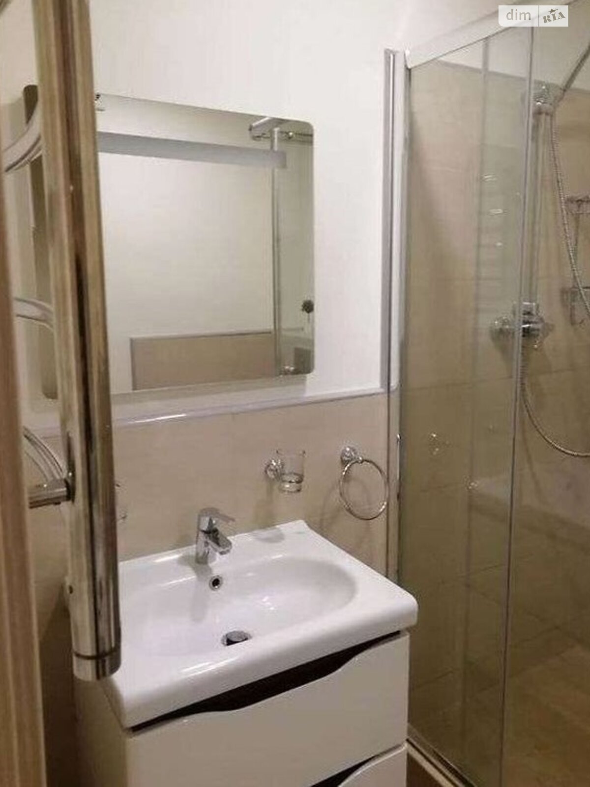 Furnished Studio Apartment with Modern Amenities near Akademmistechko Metro