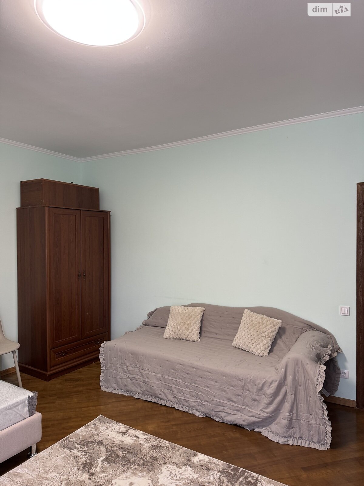 Centrally Located Apartment with Convenient Location