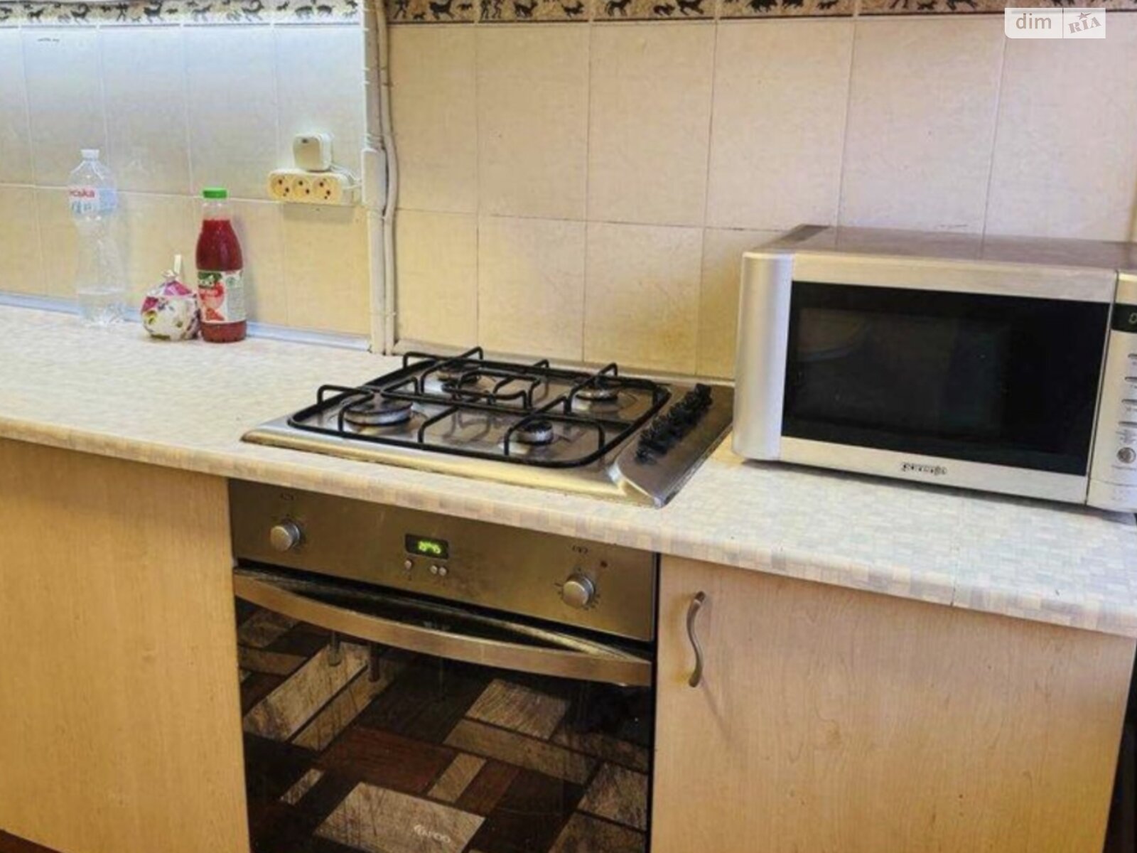 2-Room Apartment on Pobedy with Parking, Child-Friendly