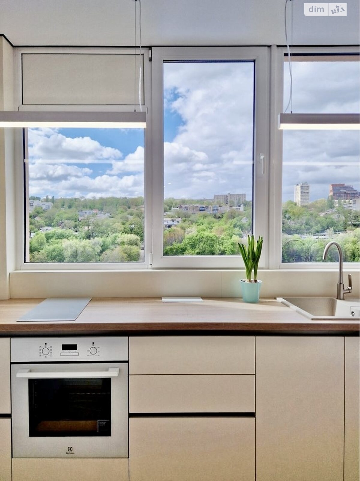 2-Room Apartment in Krashchyi Dim Complex, 12th Floor