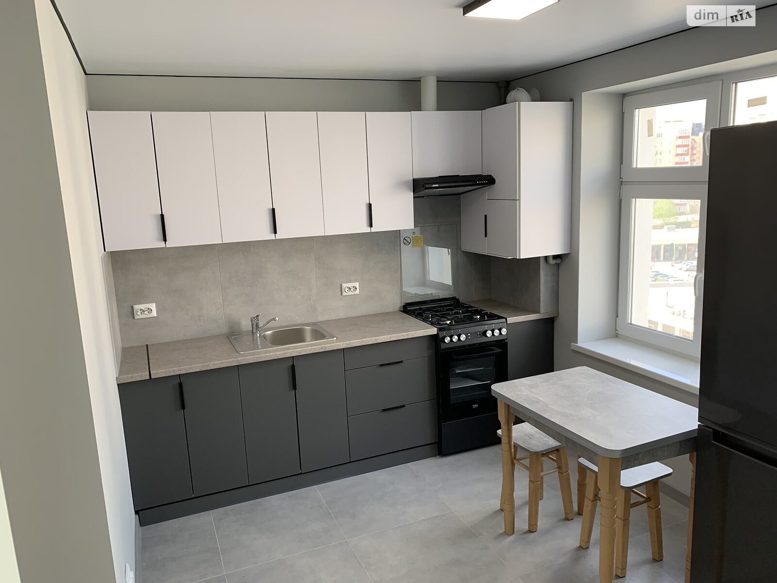 Modern Apartment with Designer Interior in Convenient Location
