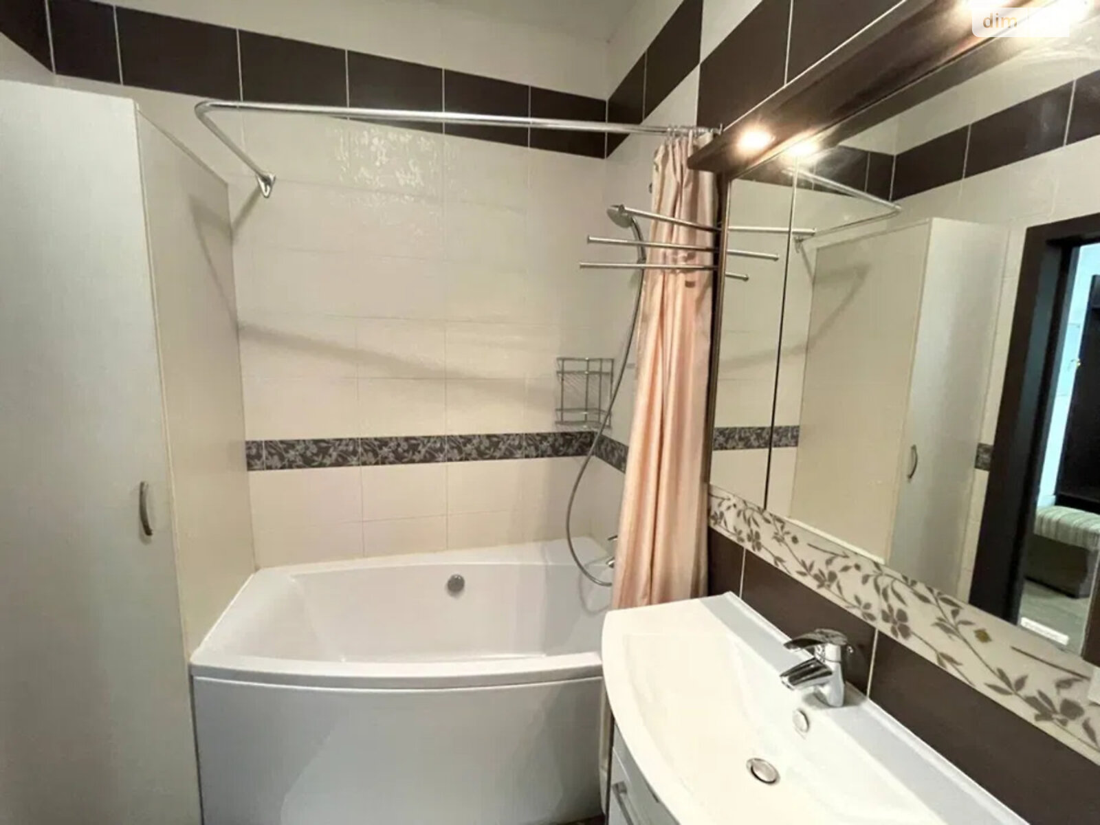 2-Bedroom Apartment inNovopecherski Lipki Residential Complex