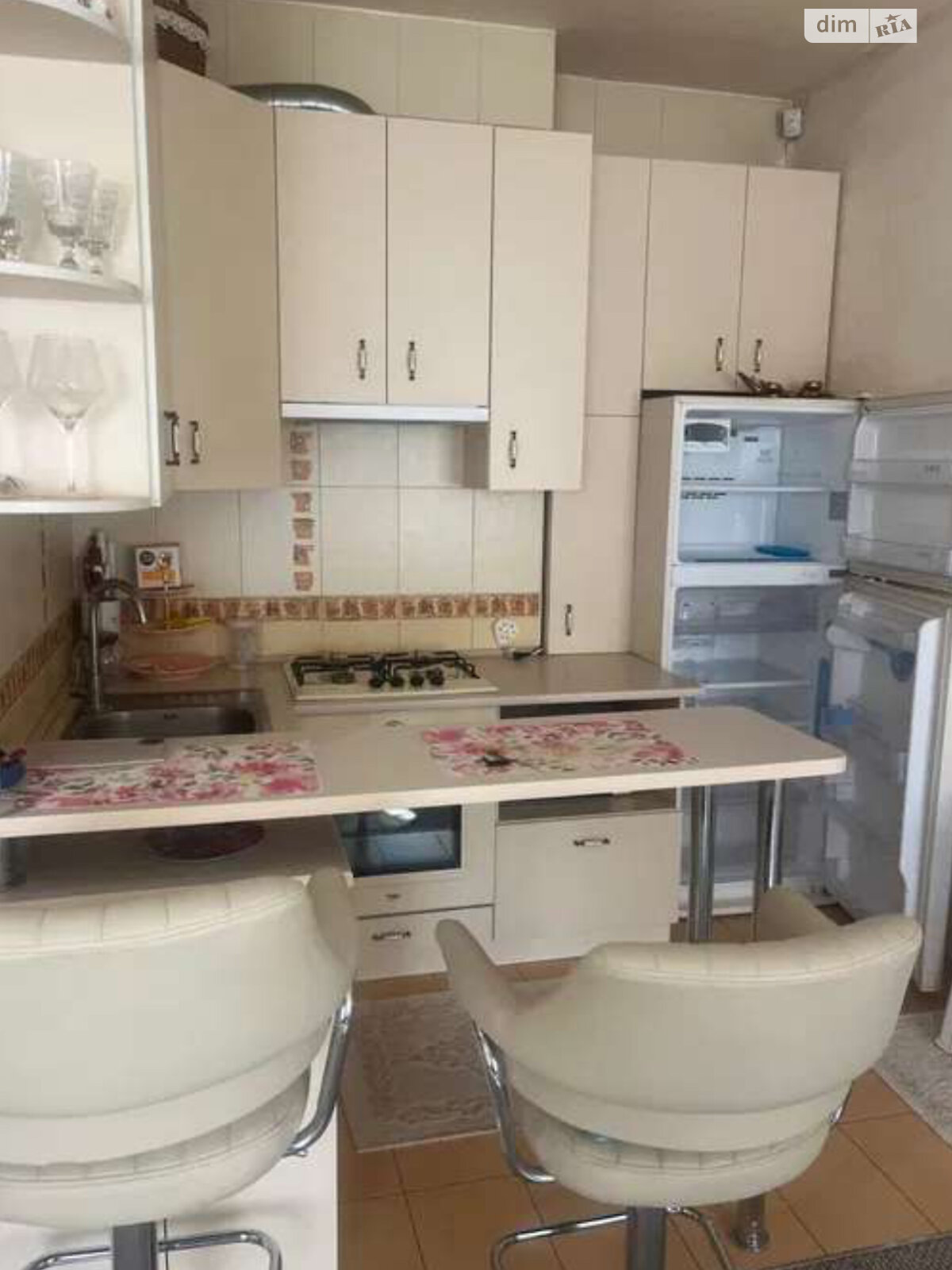 Cozy apartment near Scientific Avenue metro, fully equipped