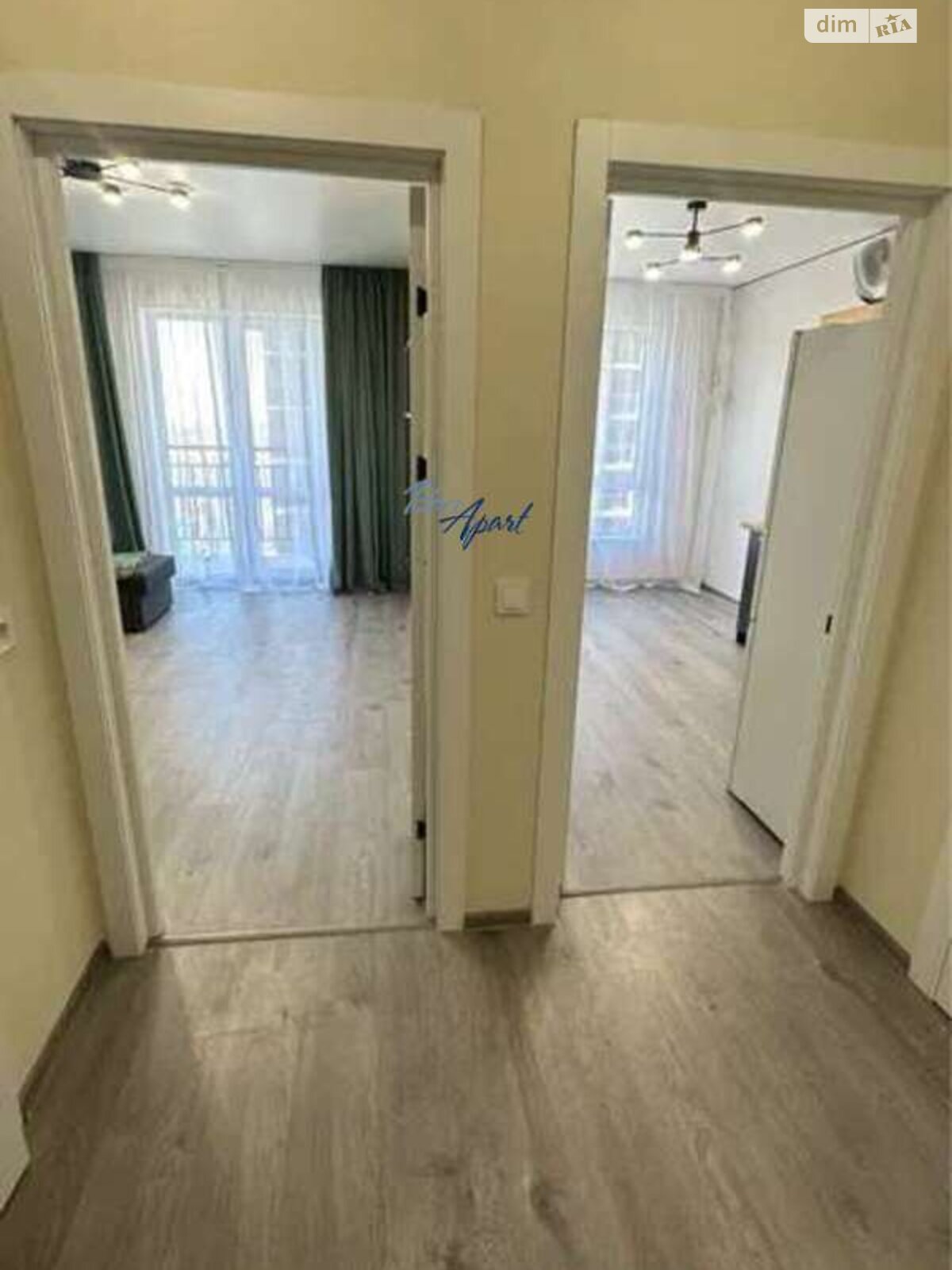 Apartment in Kristalevi Dzherela Complex with Park View