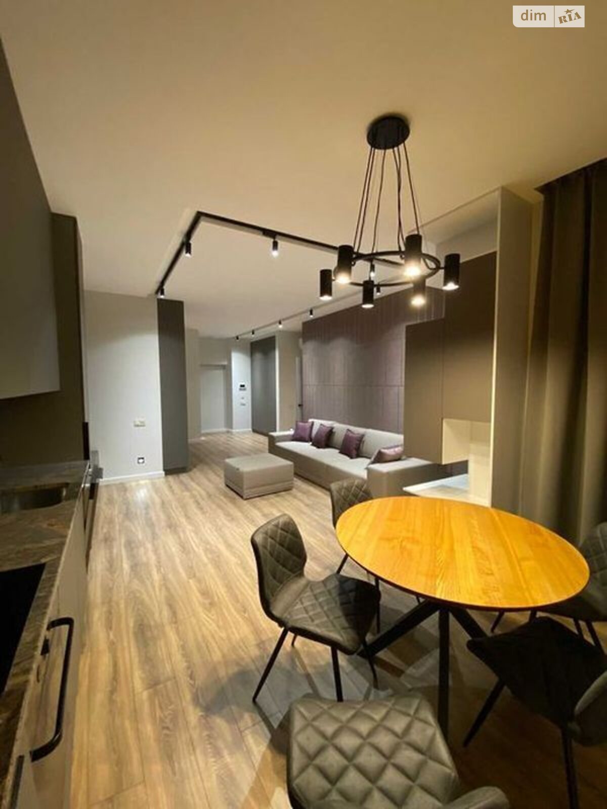 Stylish Two-Room Studio Apartment in Pechersk, Lavska Street