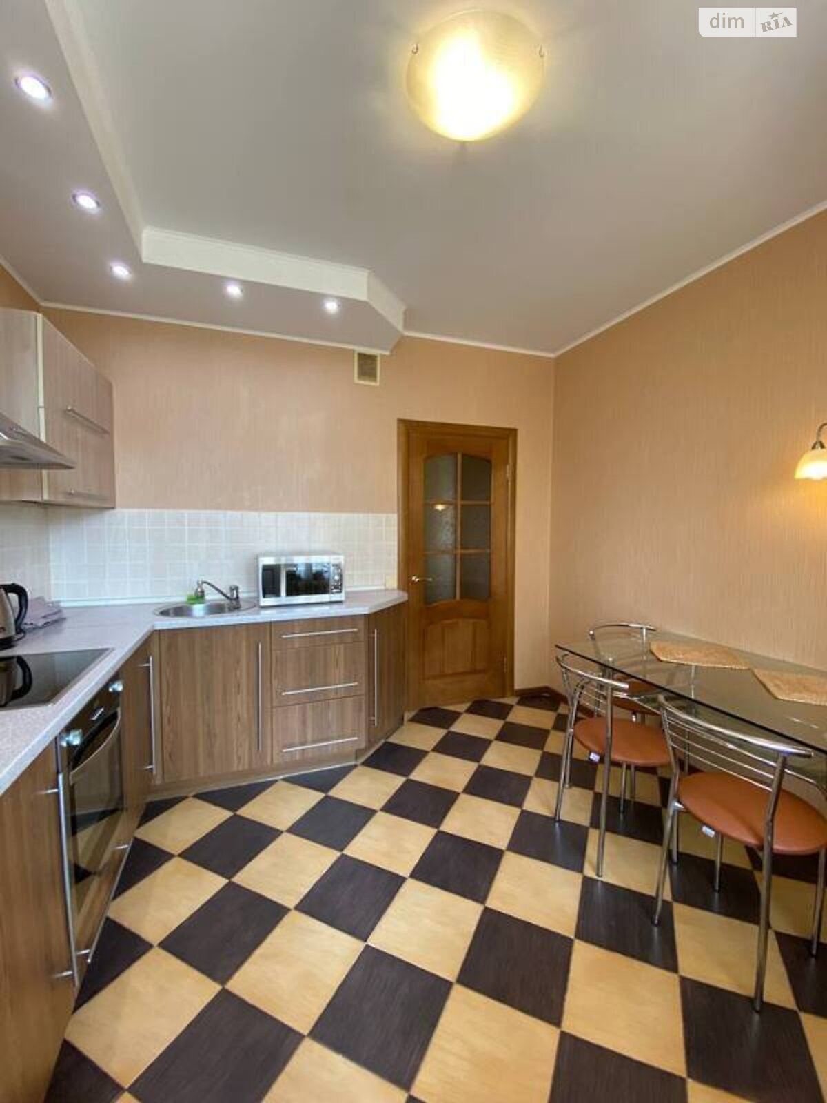 Cozy 1-bedroom apartment near River Mall and Poznyaki metro