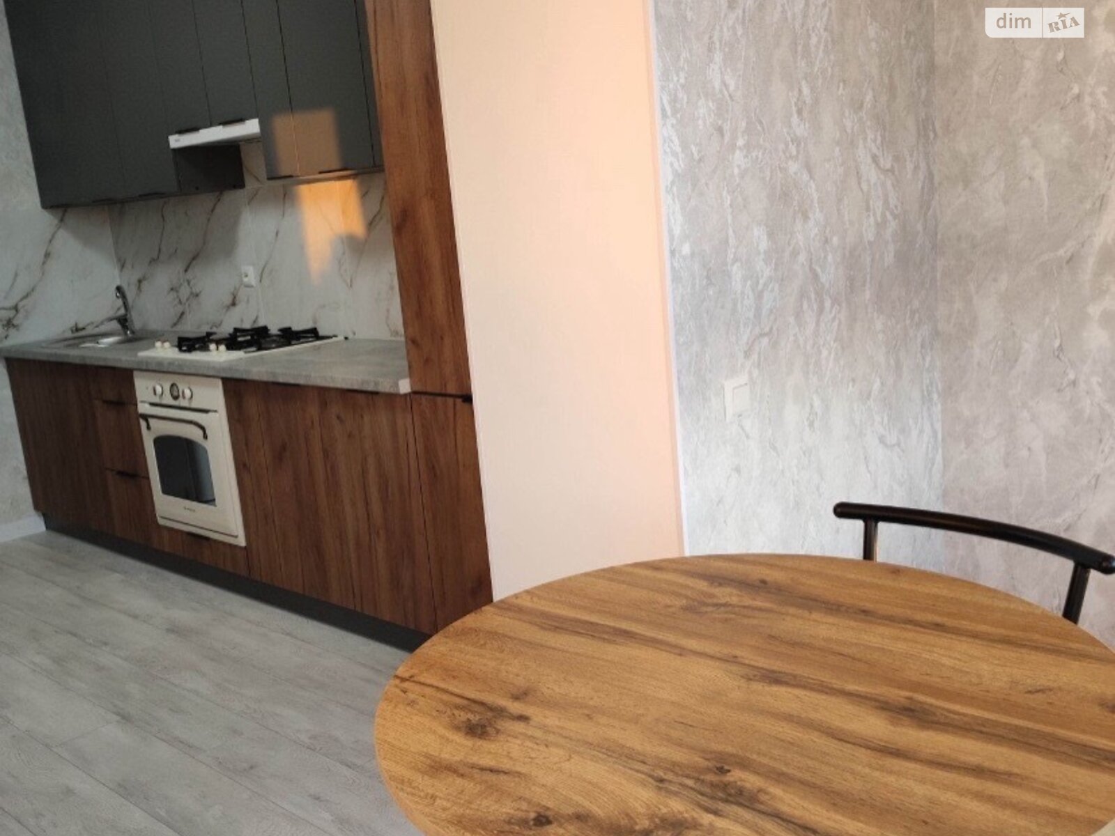 1-Bedroom Apartment in Dubovoe District, New Building
