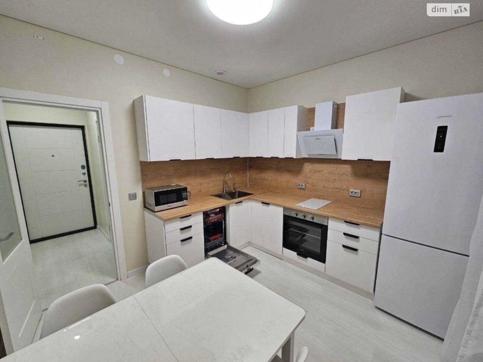 One-bedroom apartment in Luxemburg residential complex, long-term rental