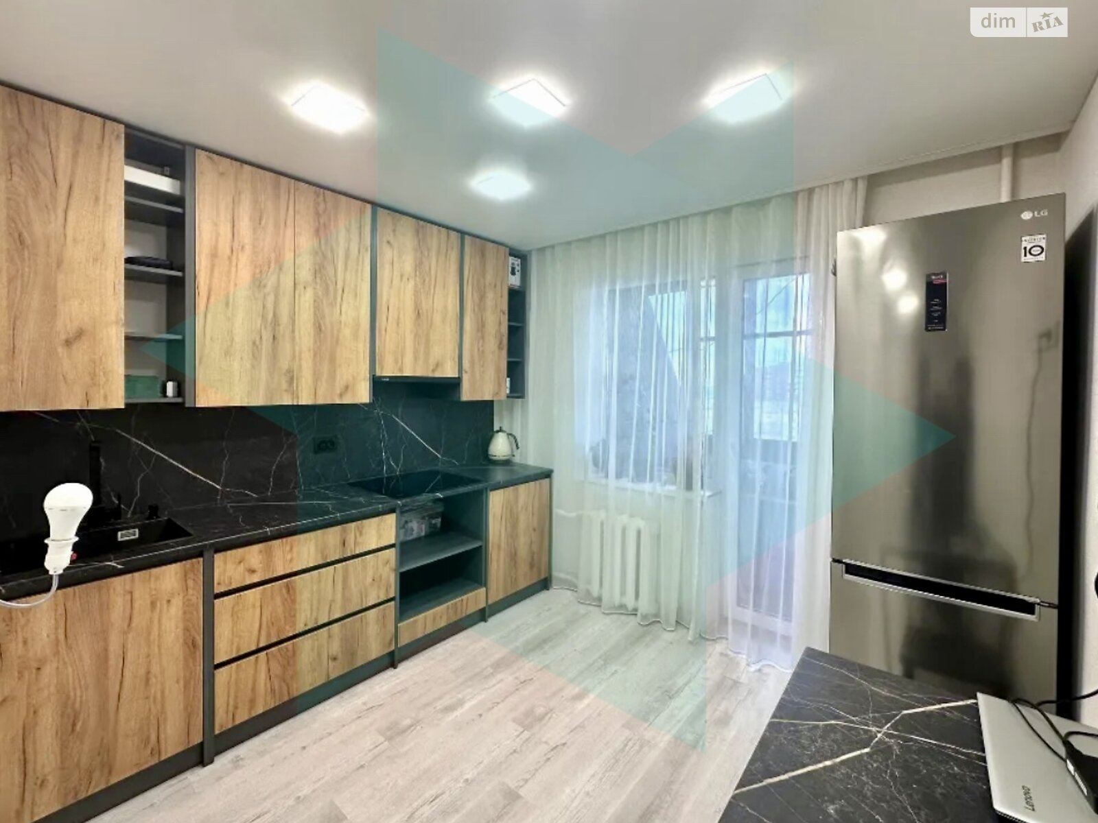 2-room apartment on Heroiv Avenue, 20
