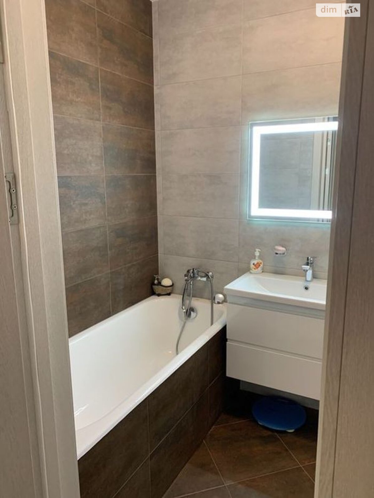1-Bedroom Apartment on Dragomanova Street, 25th Floor, Comfort Class Building