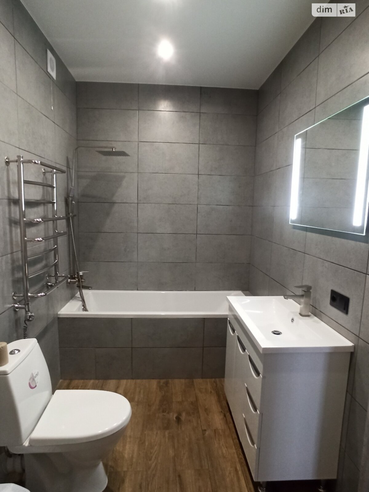 1-Room Apartment on Exhibition with Modern Design and Full Amenities