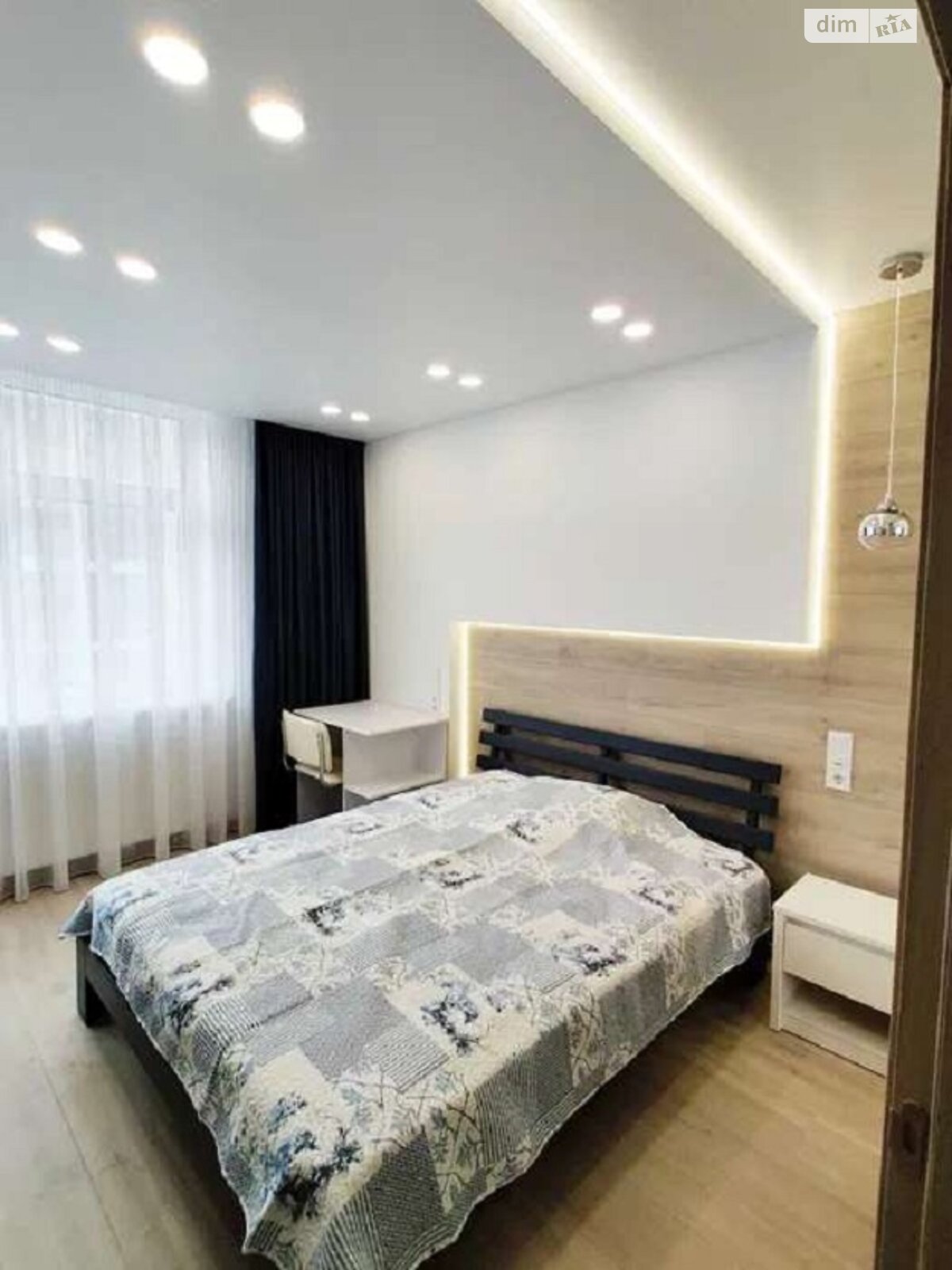 Bright and cozy 1-bedroom apartment with designer renovation in Warsaw Residential Complex