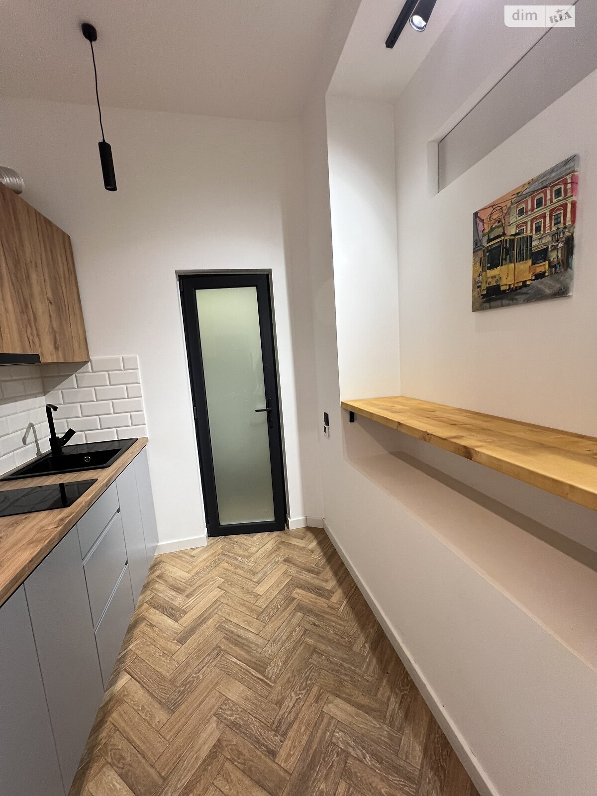 1-room apartment in elite area near park zone with modern renovation
