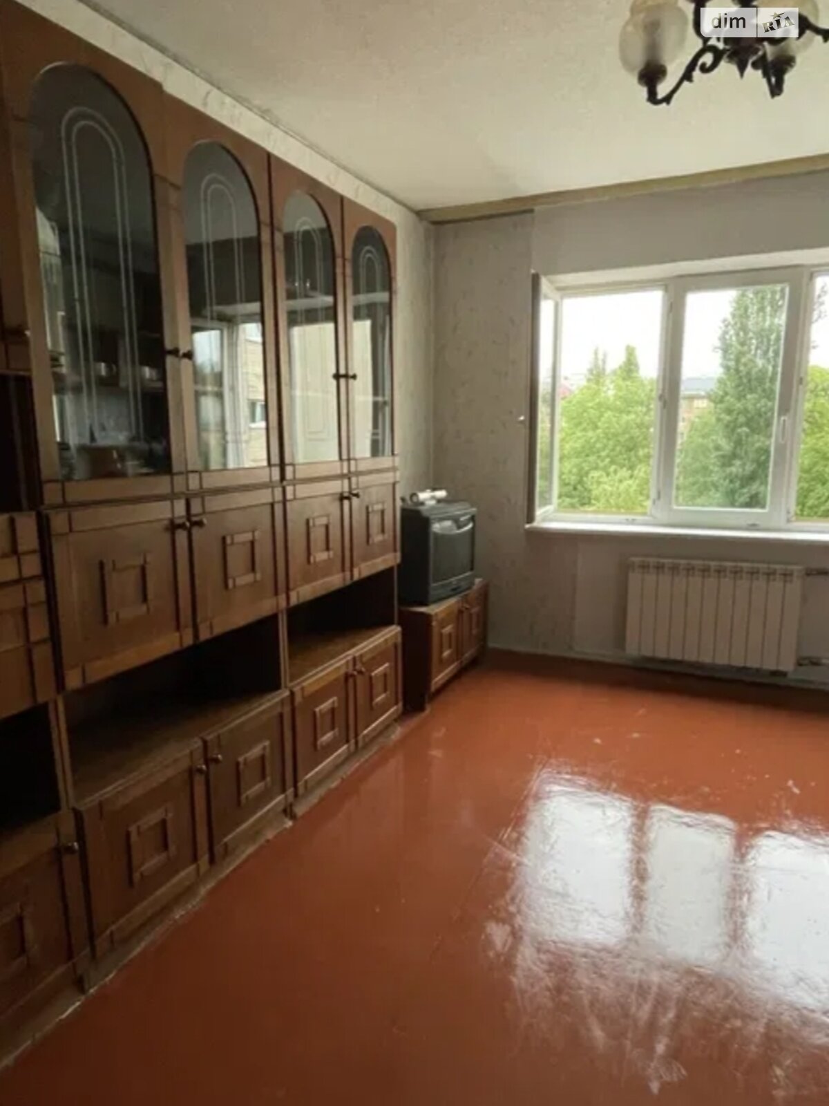 Comfortable Apartment with Separate Bathroom, Washing Machine, and Hot Water