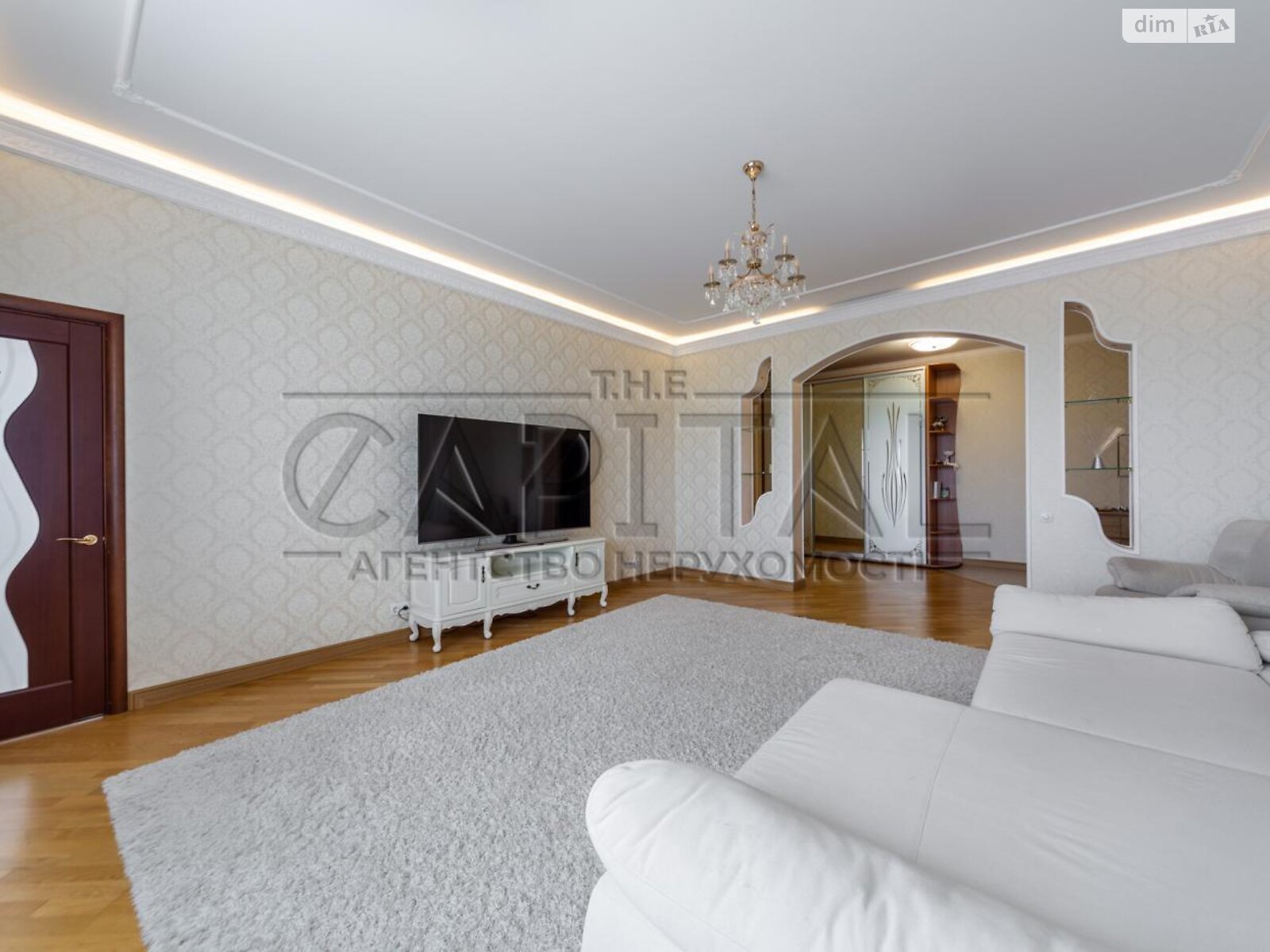 Spacious 3-bedroom apartment on Vladimir Ivasyuk Avenue