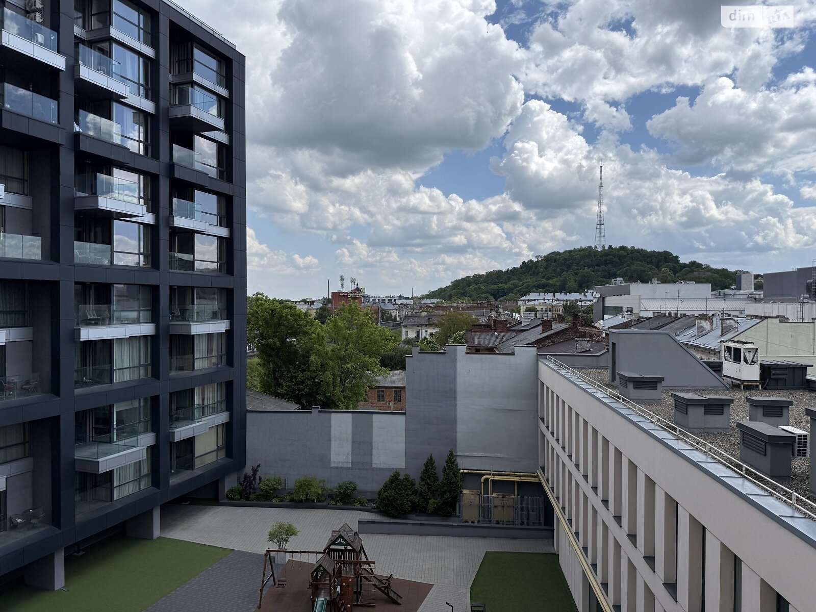 1-Bedroom Apartment with Studio Kitchen in Elite Forum Apartment Complex