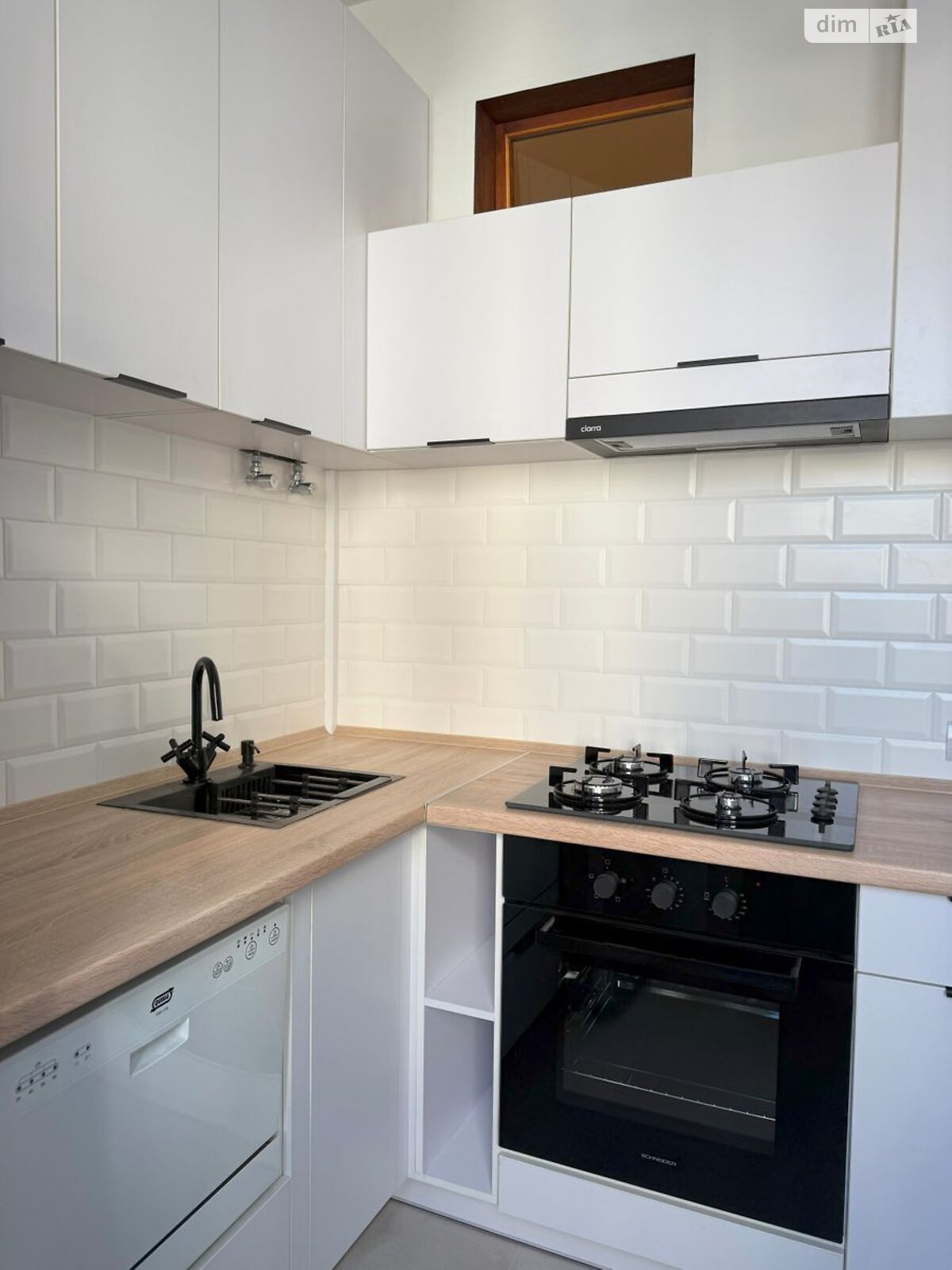 Fully Furnished Apartment in Quiet Neighborhood