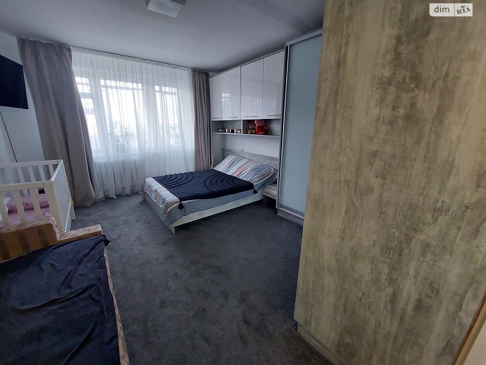 Spacious 1-bedroom apartment near Striyska Street, close to auto station