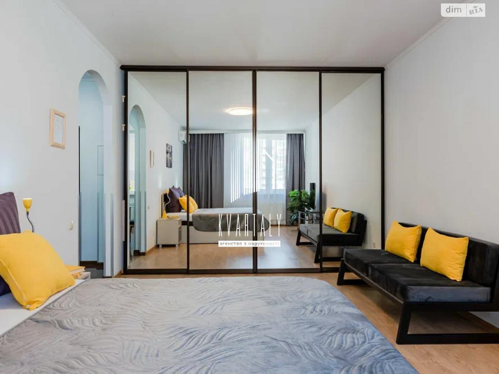 1-bedroom apartment on Anna Akhmatova Street, well-equipped and bright