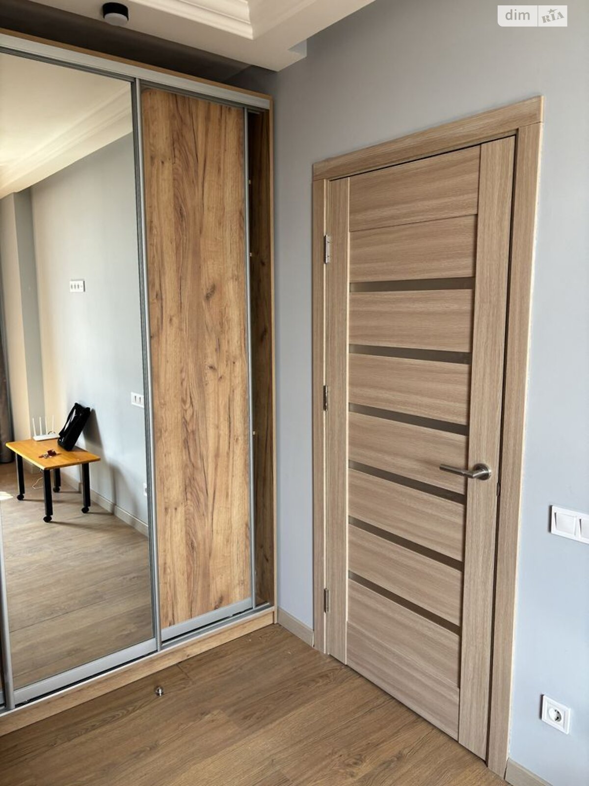 One-bedroom apartment in business-class house with Podol view