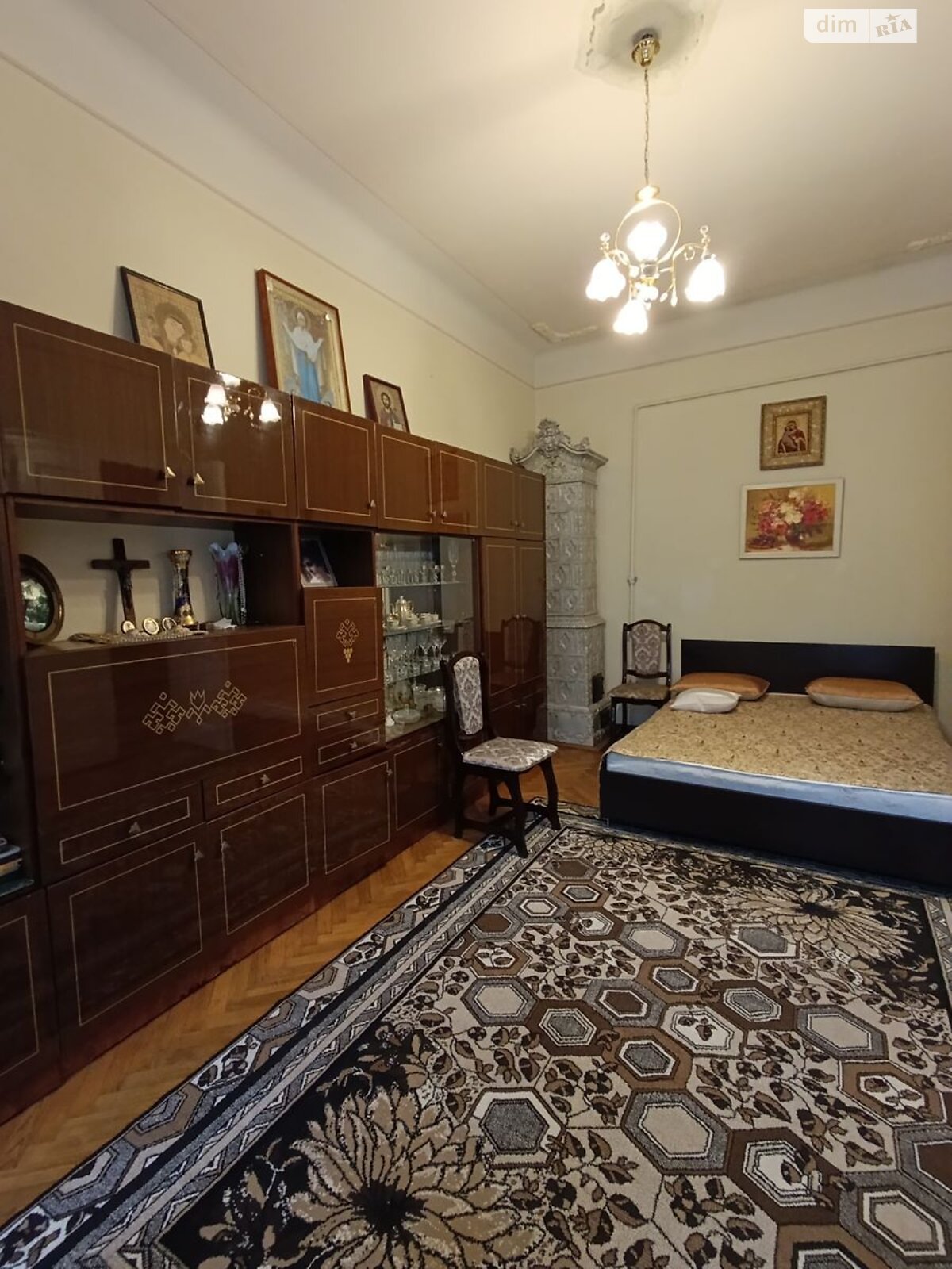 2-Room Apartment near Vynnykivskyi Market in City Center